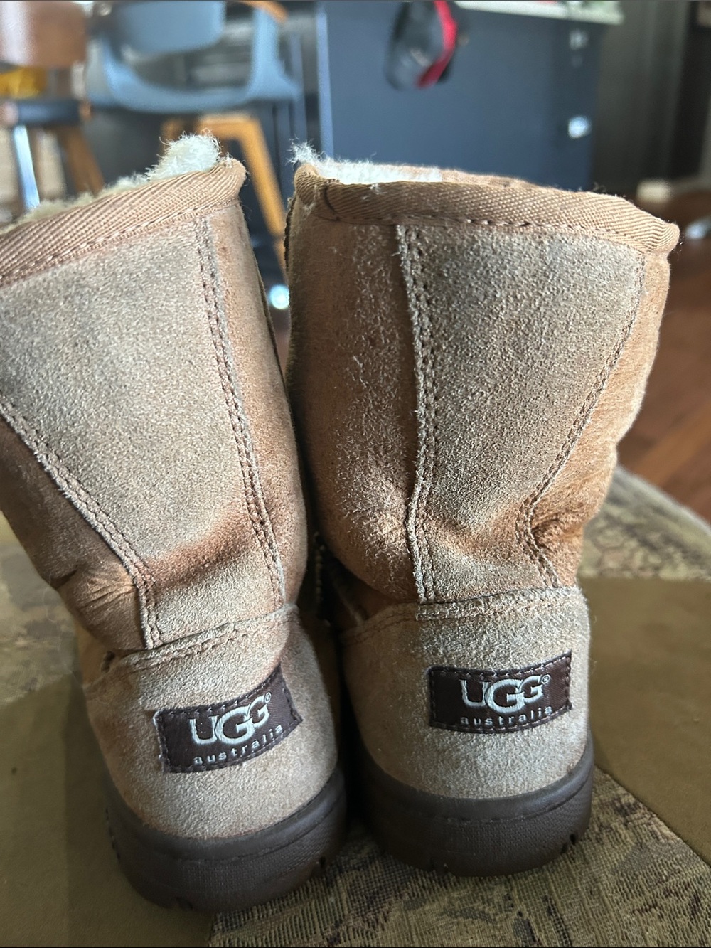 UGG Short Shearling Boots - Chestnut Brown